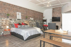 Cozy Studio In the Heart Uptown Saint John! Parking Coffee